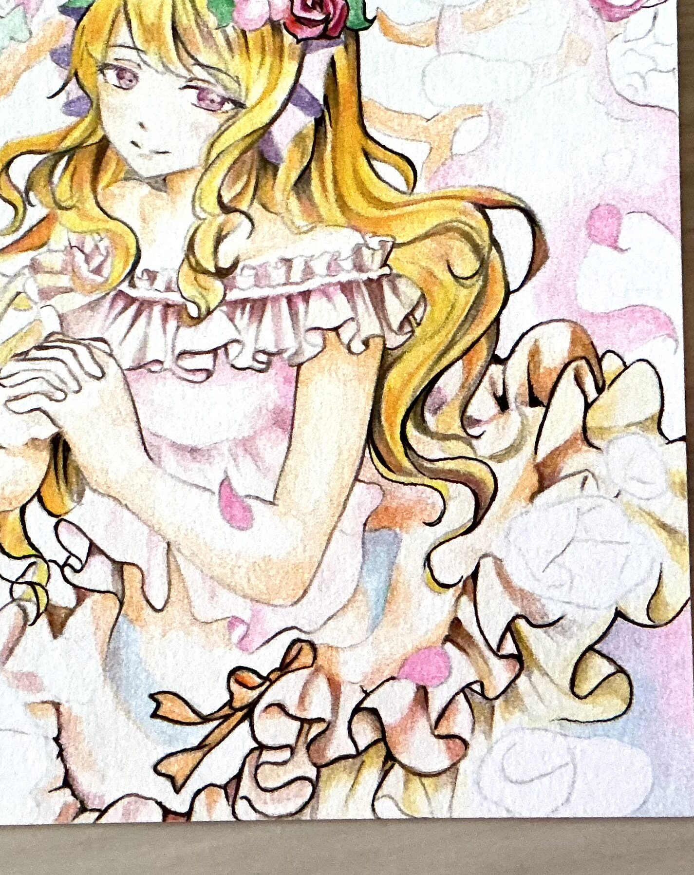 フリルの主線をミリペンでなぞる